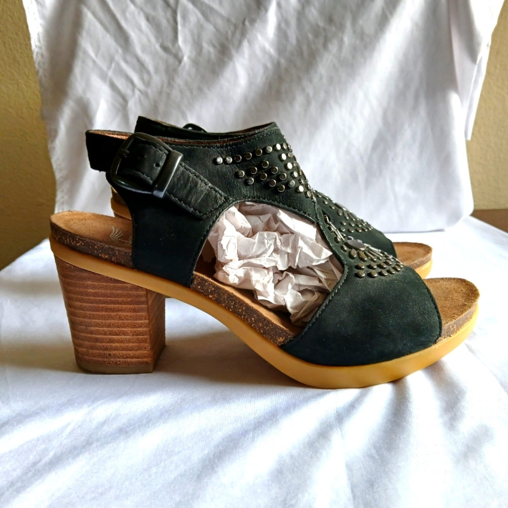 Dansko Women's Comfort Mule Sandals Studded Aesthetics Size 38 - Picture 2 of 6